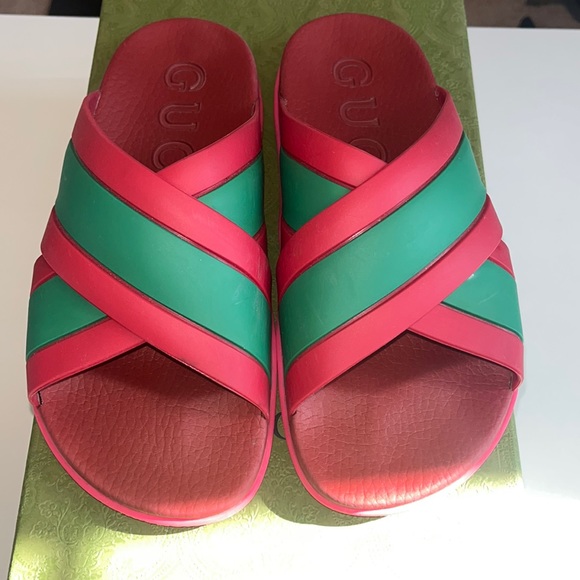 ❤️💚GUCCI RUBBER SLIDE gently worn - Picture 2 of 8